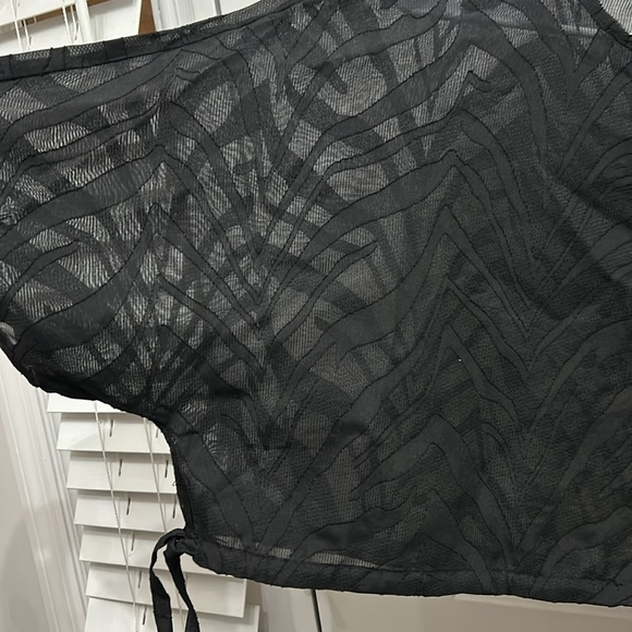 Sheer top - Picture 2 of 3